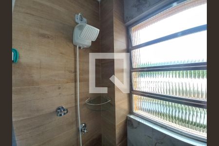 Banheiro de apartamento para alugar com 1 quarto, 37m² em Centro, São Vicente