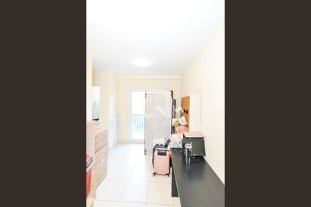 Sala de apartamento para alugar com 2 quartos, 48m² em Água Chata, Guarulhos