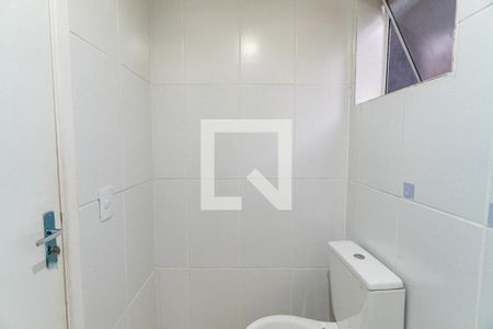 Banheiro de kitnet/studio para alugar com 1 quarto, 25m² em Vila Mira, São Paulo