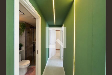 Corredor de apartamento à venda com 2 quartos, 50m² em Barra da Tijuca, Rio de Janeiro