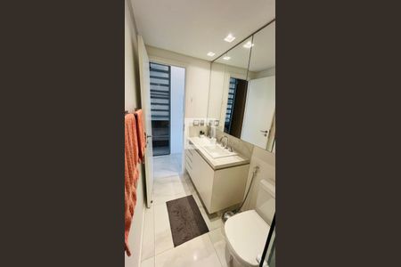 Banheiro de apartamento à venda com 2 quartos, 51m² em Barra Funda, São Paulo