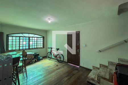 Sala de casa à venda com 3 quartos, 101m² em Vila Brasilio Machado, São Paulo