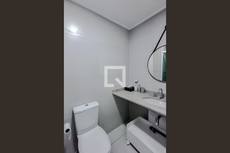 Banheiro de kitnet/studio para alugar com 1 quarto, 22m² em Paraíso, São Paulo