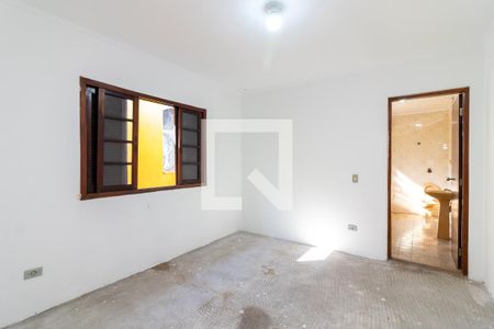 Suíte de casa à venda com 3 quartos, 120m² em Vila Vitorio Mazzei, São Paulo