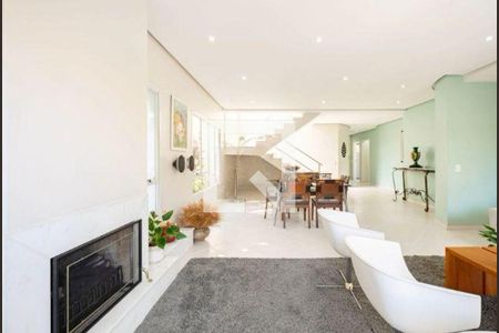 Casa à venda com 4 quartos, 278m² em Residencial Tres (Alphaville), Santana de Parnaíba