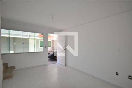 Sala de casa para alugar com 2 quartos, 80m² em Marechal Hermes, Rio de Janeiro