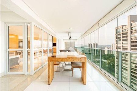 Apartamento à venda com 3 quartos, 212m² em Alphaville Industrial, Barueri