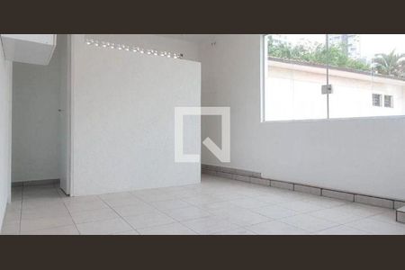 Casa à venda com 3 quartos, 209m² em Vila Monumento, São Paulo