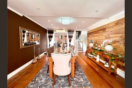 Casa à venda com 5 quartos, 374m² em Residencial Tres (Alphaville), Santana de Parnaíba