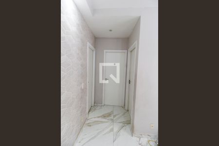 Corredor de apartamento para alugar com 2 quartos, 53m² em Jardim Tupanci, Barueri
