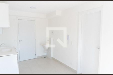 Sala/Cozinha de apartamento para alugar com 1 quarto, 40m² em Jardim Itacolomi, São Paulo