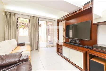 Sala de TV de apartamento à venda com 4 quartos, 190m² em Colégio Batista, Belo Horizonte