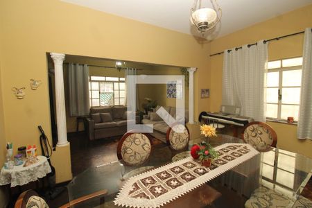 Sala de casa à venda com 4 quartos, 160m² em Cambuci, São Paulo