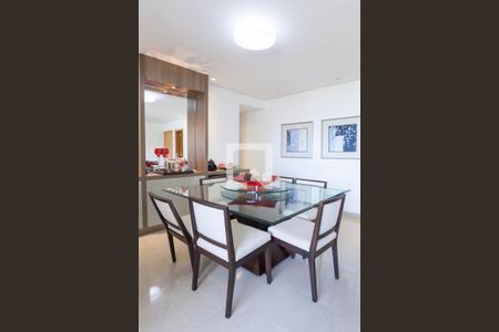 Sala de TV de apartamento à venda com 3 quartos, 136m² em Vila da Serra, Nova Lima