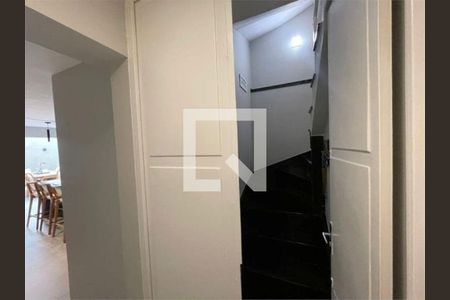 Escada de casa à venda com 4 quartos, 300m² em Vila Mariza Mazzei, São Paulo