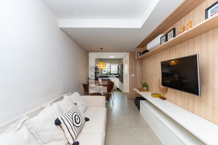 Sala de casa de condomínio para alugar com 2 quartos, 154m² em Vila Ipojuca, São Paulo