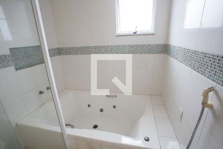 Banheiro da Suíte de casa para alugar com 2 quartos, 70m² em Tanque, Rio de Janeiro