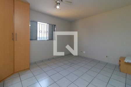 Suíte 1 de casa para alugar com 3 quartos, 207m² em Parque Maria Helena, São Paulo