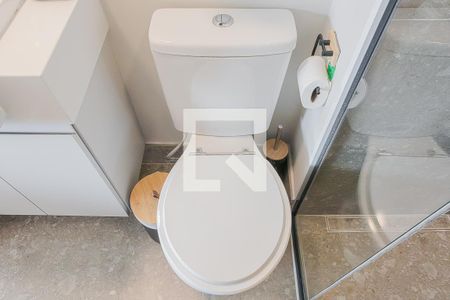 Banheiro de apartamento para alugar com 1 quarto, 25m² em Pinheiros, São Paulo