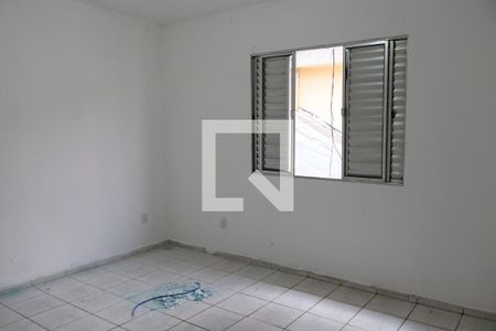 Quarto de casa para alugar com 1 quarto, 130m² em Parque dos Bancarios, São Paulo