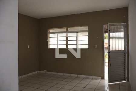 Sala de casa para alugar com 1 quarto, 130m² em Parque dos Bancarios, São Paulo