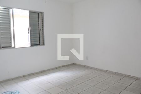 Quarto de casa para alugar com 1 quarto, 130m² em Parque dos Bancarios, São Paulo