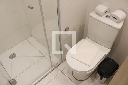 Banheiro de kitnet/studio à venda com 1 quarto, 21m² em Perdizes, São Paulo