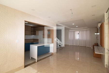 Sala de casa de condomínio para alugar com 3 quartos, 250m² em Parque Renato Maia, Guarulhos