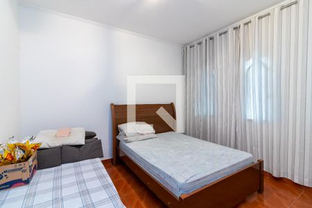 Quarto 2 de casa à venda com 3 quartos, 330m² em Vila Continental, São Paulo