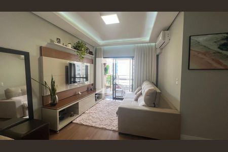 Sala de apartamento para alugar com 2 quartos, 74m² em Cambuí, Campinas