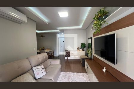 Sala de apartamento para alugar com 2 quartos, 74m² em Cambuí, Campinas