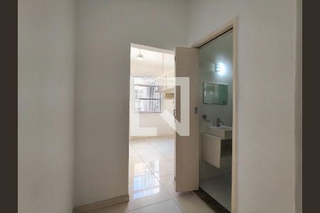 Corredor de apartamento à venda com 1 quarto, 24m² em Grajaú, Rio de Janeiro