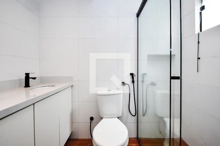 banheiro de apartamento para alugar com 1 quarto, 48m² em Pinheiros, São Paulo