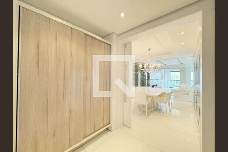 Foto 01 de apartamento para alugar com 3 quartos, 243m² em Jardim Morumbi, São Paulo