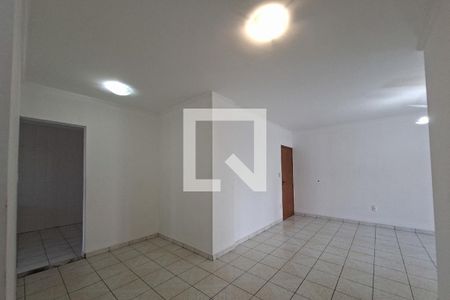 Sala de apartamento para alugar com 3 quartos, 103m² em Vila Tupi, Praia Grande