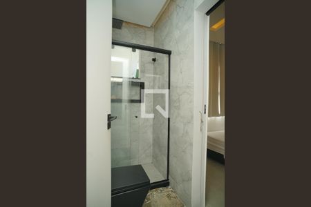Banheiro de casa de condomínio para alugar com 3 quartos, 360m² em Ponta Grossa, Maricá