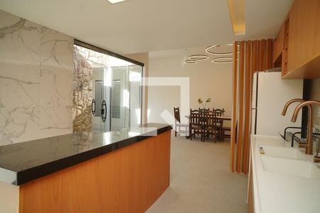 Cozinha de casa de condomínio para alugar com 3 quartos, 360m² em Ponta Grossa, Maricá