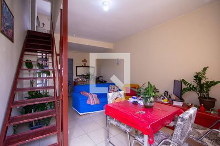Sala de casa para alugar com 3 quartos, 66m² em Pião, São Gonçalo