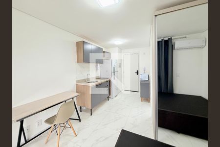 Quarto  de kitnet/studio para alugar com 1 quarto, 27m² em Santo Amaro, São Paulo