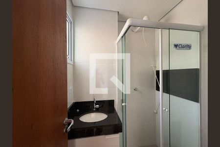 Banheiro de apartamento para alugar com 1 quarto, 29m² em Vila Palmeiras, São Paulo