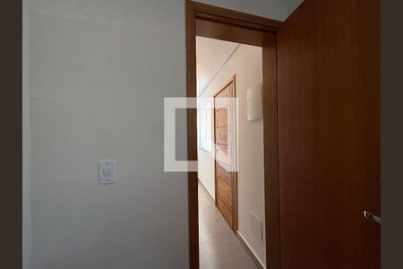 Banheiro de apartamento para alugar com 1 quarto, 29m² em Vila Palmeiras, São Paulo
