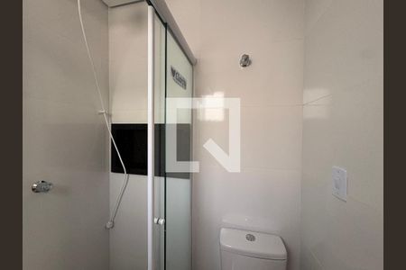 Banheiro de apartamento para alugar com 1 quarto, 29m² em Vila Palmeiras, São Paulo