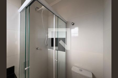 Banheiro de apartamento para alugar com 1 quarto, 28m² em Vila Palmeiras, São Paulo