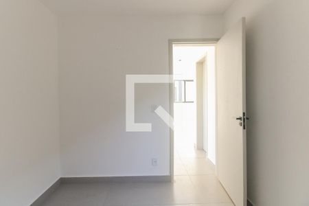 Quarto 2 de apartamento para alugar com 2 quartos, 46m² em Vila Esperança, São Paulo