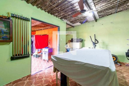 Casa à venda com 6 quartos, 240m² em Jardim Santo André, Santo André