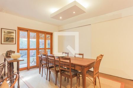 Casa à venda com 4 quartos, 390m² em Vila Madalena, São Paulo