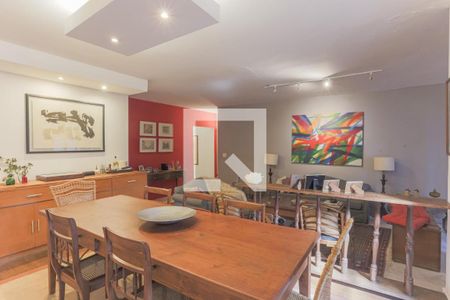 Casa à venda com 4 quartos, 390m² em Vila Madalena, São Paulo