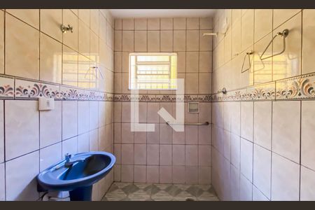 Banheiro de casa para alugar com 1 quarto, 60m² em Vila Nhocuné, São Paulo