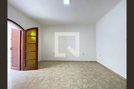 Casa à venda com 3 quartos, 150m² em Santa Maria, São Caetano do Sul