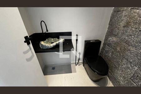 Lavabo de casa de condomínio à venda com 3 quartos, 188m² em Vargem Pequena, Rio de Janeiro